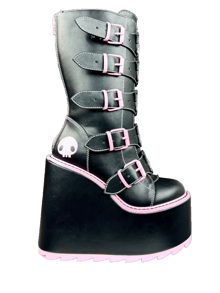 Yru Dune Kuromi Boots Black | 3850IQFVA